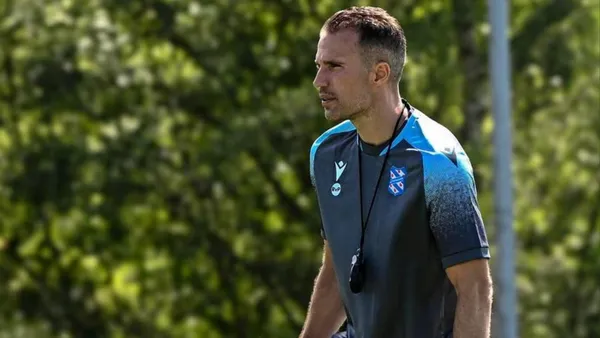 Photo: Robin Van Persie social networks.