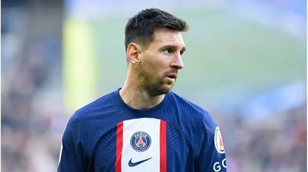 PSG timidly tried to get Lionel Messi to renew with them.