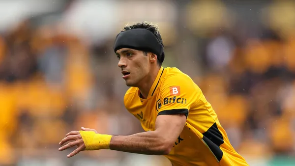 Raúl Jiménez started the game against Norwich City on the bench.