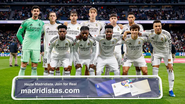 Real Madrid players were booed at the beginning of the match against Levante - X @realmadrid