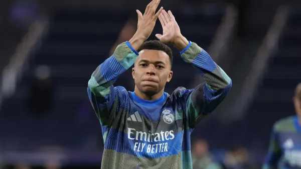 Real Madrid players while they are warming up - Diario AS