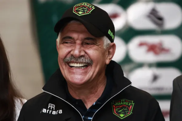 Ricardo Ferretti wants five players from his previous club