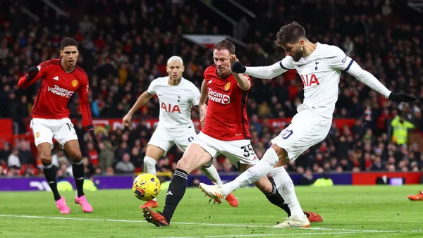 Rodrigo Bentancur scores very early in the second half to make it 2-2.