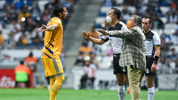 Salcedo was not called up today for the match against Pumas UNAM and everything seems to indicate that he is leaving the team.