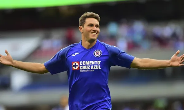 Santiago Giménez stands out with Cruz Azul Fútbol Club, and two MLS teams have set their sights on him.