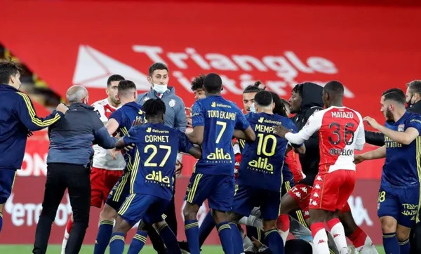 Serious fight between the players after a match