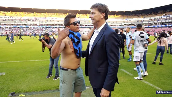 Shortly after the terrible event, a video was broadcast on social networks in which the Querétaro coach was apparently inciting violence at the Corregidora stadium.