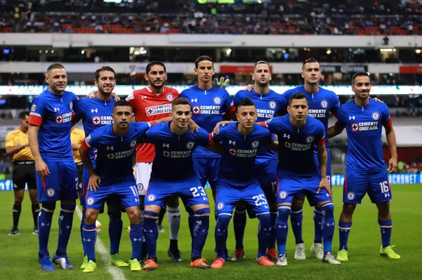 Since the 1934-1935 season, no team that had a long undefeated streak was able to become champion.