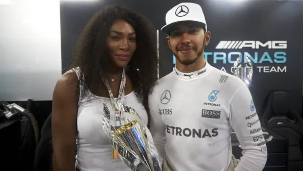 'Sky Sports' claims that Lewis Hamilton, Formula 1 driver for Mercedes, and Serena Williams, tennis player, have entered the bidding for the purchase of Chelsea as part of Martin Broughton's bid, which is the favorite to take control of the Blues.