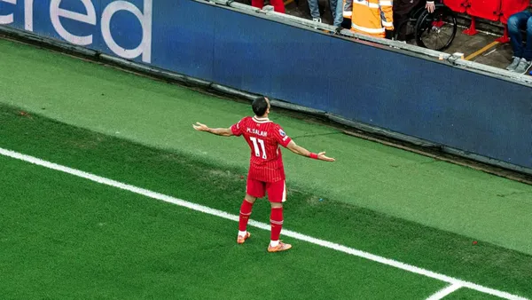 Slot Hints at Díaz Playing as a Striker in the Future. Foto: Instagram