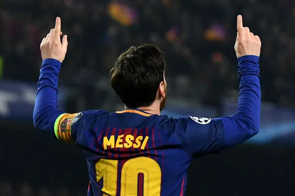 Summer vibes from Lionel Messi and Antonella Rocuzzo, delivered to you.