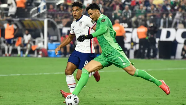 Talavera wears the colors of the National Team at the age of 39, thus becoming the oldest goalkeeper that Mexico has had in its history.