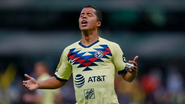 Televisa decided to boost Giovani as El Tri starter striker.