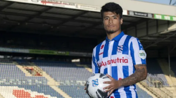 The 19-year-old winger trades Germany for the Netherlands and will seek to consolidate his first minutes in European football.