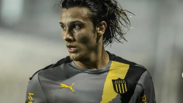 The 23-year-old Uruguayan player was awarded the MVP of the Uruguayan First Division Championship, a tournament he won this year with Peñarol.