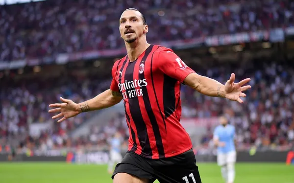 The 40-year-old 'Ibra' has accepted the Rossoneri's offer to continue for another season.