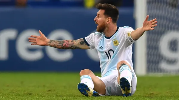 The Argentine captain was very active after the embarrassing episode and expressed his anger at the rivals, as well as at the manager of the canarinha.