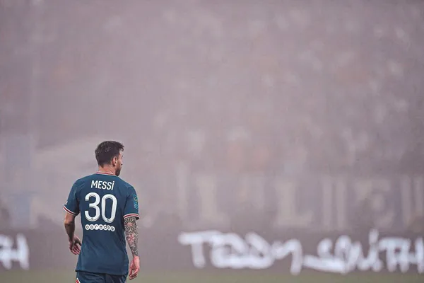 The Argentine forward signs until 2023 and will have an optional extra season. Leo Messi will be the one who collects the most money from Paris Sain Germain.