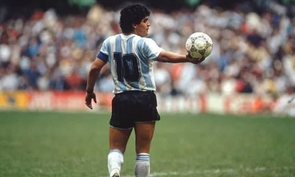 The Argentinian idol was seen in the sky a month after his death and the image is incredible.