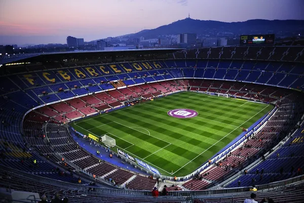 The Blaugrana entity could add a new setback to its already delicate economic situation. Almost 30 thousand members have requested the exceedance of their season tickets, and the club would lose about 40 million euros.