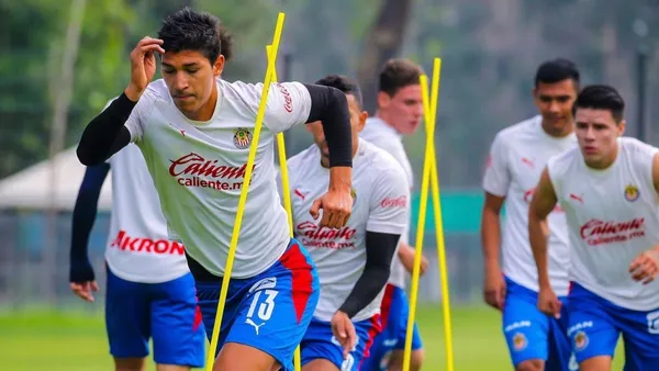 The board of directors of Chivas de Guadalajara continues to work on armoring the first team for the 2022 Liga MX Apertura, and during Monday's morning session, a reinforcement was unveiled to test the team at Verde Valle.