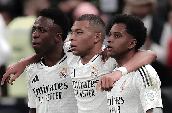 The Brazilian star starred in an eye-catching moment in the middle of the celebration