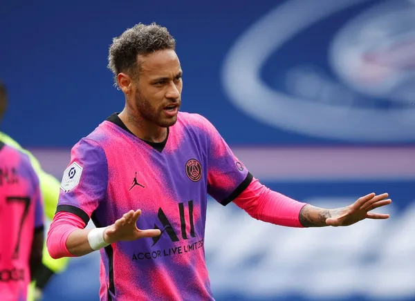 The Brazilian will announce this Saturday where he will continue his career