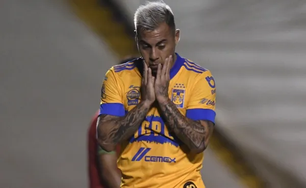 The Chilean striker of Tigres will leave Tigres and a former Liga MX would be his replacement