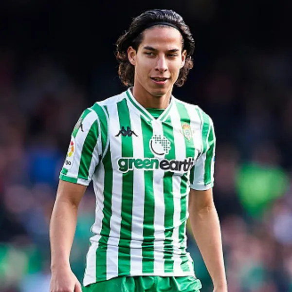 The coach of the Mexican national team considers that Lainez should have stayed in Liga MX and not gone to Real Betis