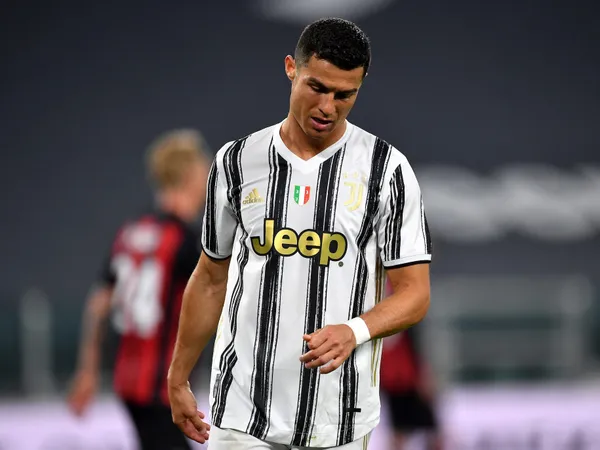 The dressing room turns its back on the Portuguese striker for his privileges