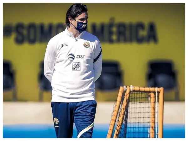 The Eagles are looking for new signings, the Argentinian coach has been closely following a player who could bring lots of experience to the squad.