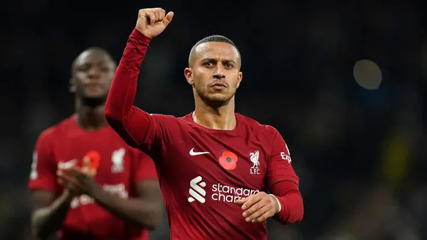 The eldest Alcántara has not stepped on the pitch in an official match since April 26 and faces a few key months for his future. His contract with Liverpool ends on June 30.