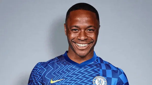 The English attacker moves from Manchester to London looking for continuity ahead of the 2022 World Cup.