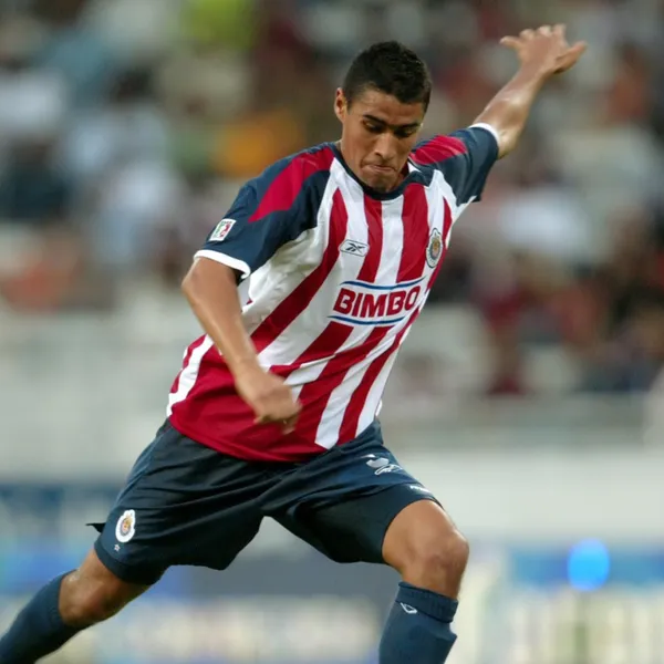 The Former Chivas de Guadalajara midfielder, Patricio Araujo, fought with the participant Keno Martell