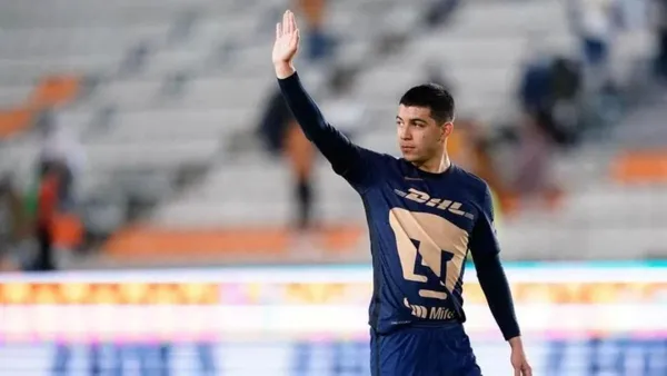 The former Pumas defensive midfielder joins on a 4-year contract after Cruz Azul payed $4.5 million for his economic rights.
