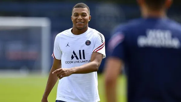 The French striker will remain at Paris Saint-Germain until January, when the Whites will try to convince him.