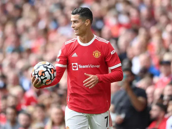 The Glazer family sold 9.5 million of shares at Manchester United for an additional £15.7 because of Cristiano Ronaldo's arrival at the club.