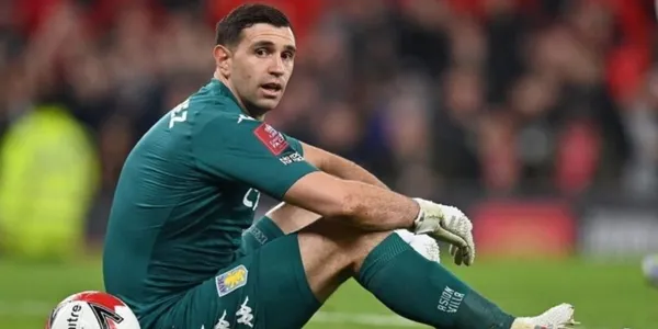 The goalkeeper continues to arouse passions and now from Spanish soil he was surprisingly decorated.