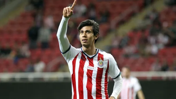 The Mexican attacker could join the Premier League side and this is the fortune he could gain.