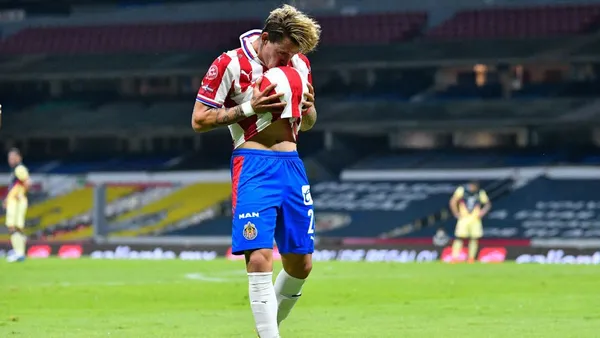 The Mexican defender had an incredible performance and now Chivas valuates him on a fortune.