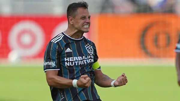 The Mexican forward Javier Hernández was honored by the MLS organization