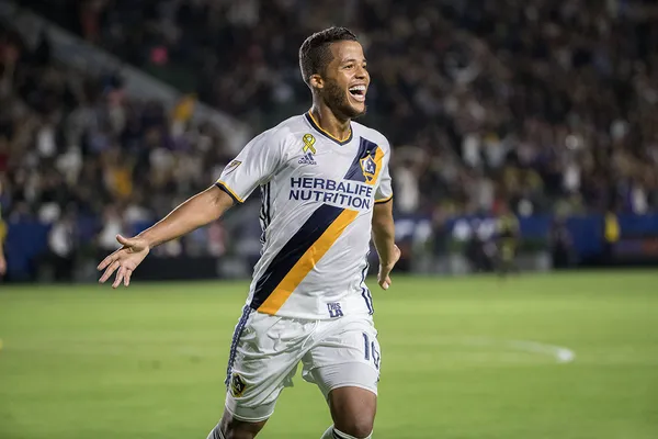 The Mexican midfielder entered the Chicago Fire plans of Major League Soccer (MLS), a league in which he already played with the Los Angeles Galaxy jersey.