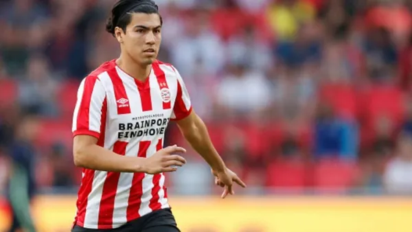 The Mexican midfielder started against Heerenveen but had to leave the field after 43' due to injury.