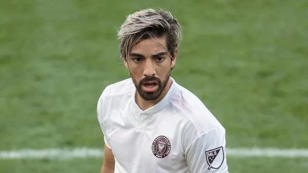 The Mexican midfielder took a surprisingly decision regarding his future.