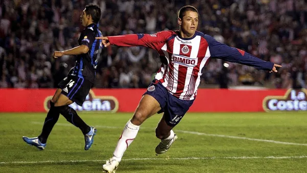 The Mexican striker could wear again the red and white shirt if he quits the USA