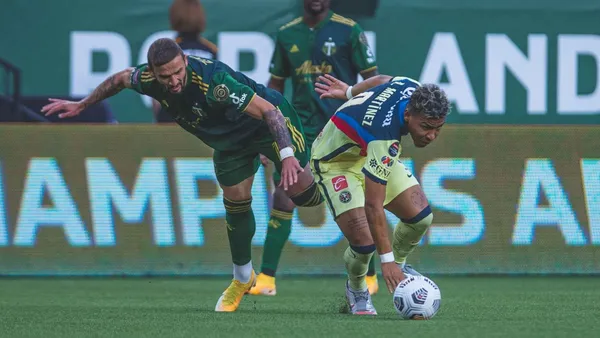 The Mexican team receives the MLS team at the Azteca Stadium.