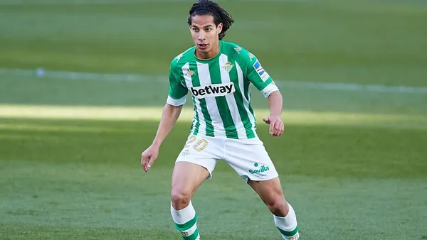The Mexican wonder has been struggling in the last weeks with his future in La Liga apart from what may happen with him in the national team.