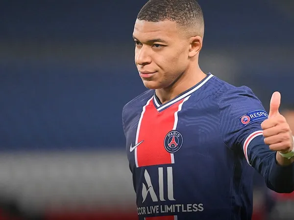 The moment that Kylian Mbappé is going through on a personal level seems to be unbeatable. However, it seems that he touched his ceiling at PSG, and a change of air could be decisive in his career.