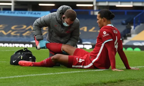 The Netherlands defender got injured in the derby against Everton and Liverpool's head coach compared his situation with the one of a prisoner.