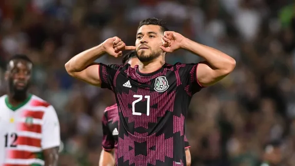 The player mocked the fans who criticize him and silenced the crowd with a goal against Suriname.